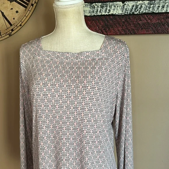 Liz Claiborne Women’s Geometric Pattern Square Neck Top Size Large Pink Black - Picture 9 of 9